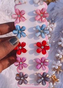 Clutchers In A Multicolour 12 Pcs