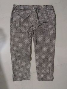 Brown Patterned "ANN TAYLOR" Capris