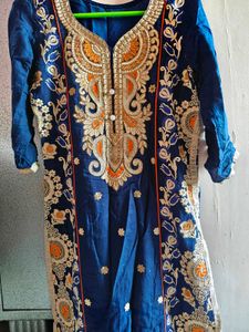 Elegant Blue Embroidered Kurta