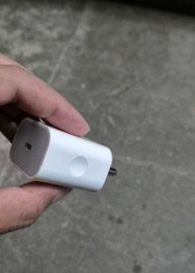 Apple 20W Adapter