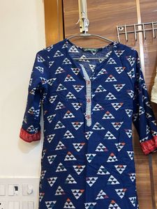 Avaasa Blue Printed Kurta