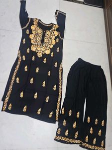 Elegant kashmiri kadhai Black Kurta Set