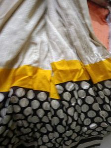 Stylish Polka Dot Saree