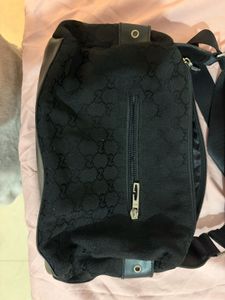 Gucci Shoulder Bag - Classic Style