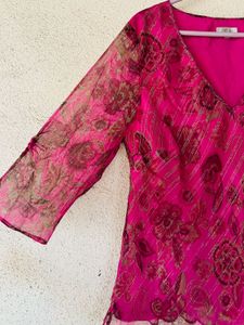 Stunning Pink Floral Print top