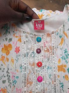 Beautiful Floral Print Kurta
