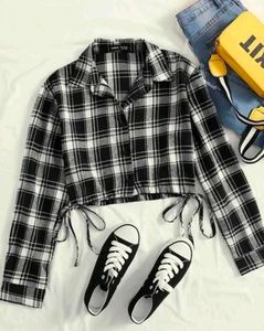 Chic Plaid Cropped Shirt