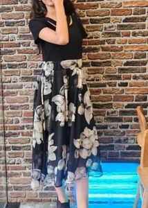 Chic Floral Print Midi Dress