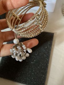 Sparkling Crystal Flower Bangle Bracelet