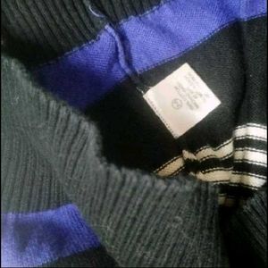 Striped Crewneck top