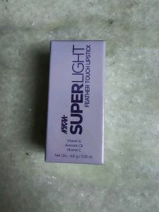 Nykaa Superlight Feather Touch Lipstick