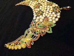 Exquisite Kundan Necklace &amp; Earring Set