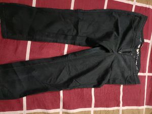 Cantabil Women Knee Length Trouser
