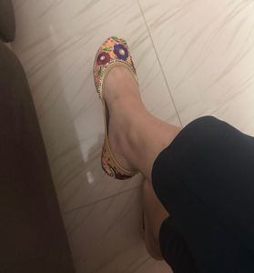 Embroidered Juttis/Mojaris