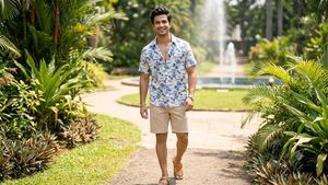 Men's Tropical Print Short Sleeve Shirt