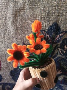 DIY Pipe Cleaner Flower Pot Decor