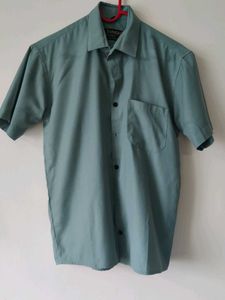Men's Green Short Sleeve Shirt
