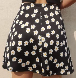 Urbanic Daisy Skater Skirt 🌼