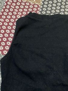 Black Ribbed Cropped Tank Top