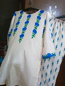 Women's White Kurta Set with Blue Print