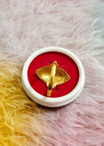 Brand new Elegant Gold Tone Marquise Ring