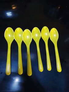 Set of 6 lime green Plastic Spoons