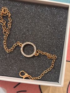 Elegant Gold Chain Bracelet with Circle Charm