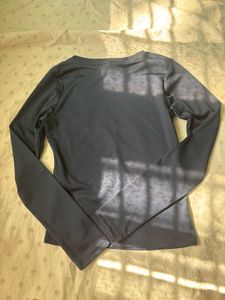 Newme long sleeve top🍒