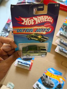 Hot Wheels Ultra Hots Datsun