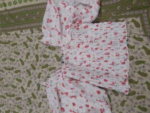 Chic Floral Print Smocked Top