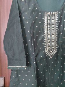 Elegant Kurta with Intricate Embroidery