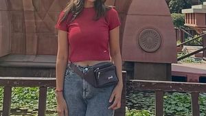 Ribbed mahroon crop  Tee