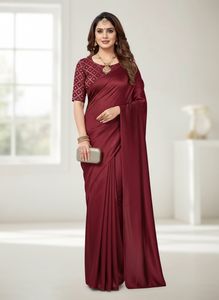 Elegant Maroon Saree😍