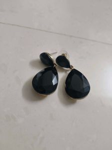 Elegant Black Teardrop Earrings