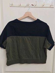 Stylish Cropped Zip-Up Top