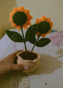 Crochet sunflower pot