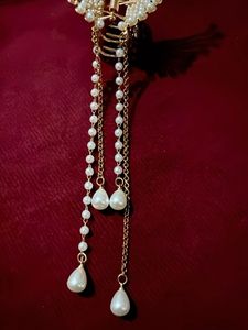 Elegant Pearl Hair Claw Clip