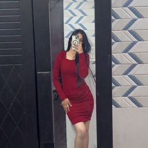 Chic Red Long-Sleeve Bodycon Dress