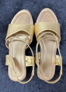 Elegant Golden heels 5.5-7.5 years