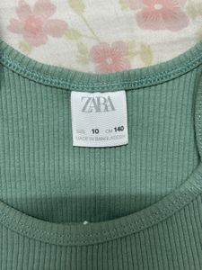 ZARA -Green Floral Crop Top 🍀