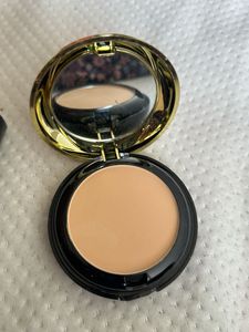MAC Lady Gaga Compact