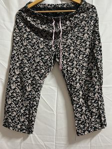 Floral Print Cropped Pants