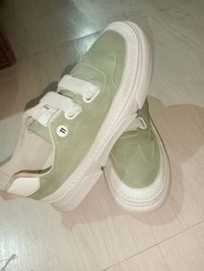 beautiful shoes guys two time use totally new shoe