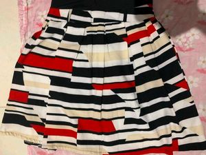 Chic Black &amp; White Geometric Print hotshot
