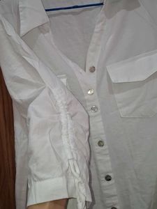 Chic White Collared Y2K Shirt✨️