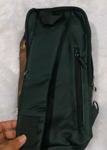 ✅🆕BRAND NEW Stylish Black Sling Bag with Lock🆕✅