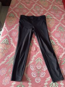 H&amp;M set of 2 Gray &amp; Black Activewear Leggings