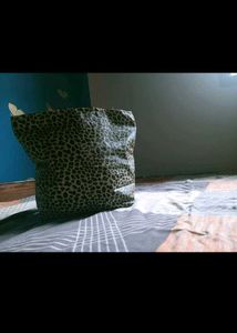 Stylish Leopard Print Tote Bag