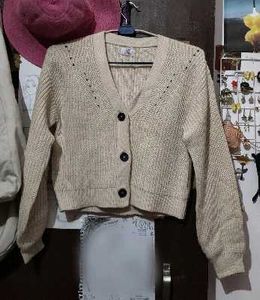 Chic Beige Cropped Knit Cardigan