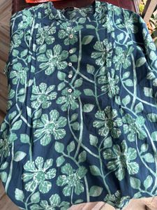 Beautiful Blue &amp; Green Floral Short kurta